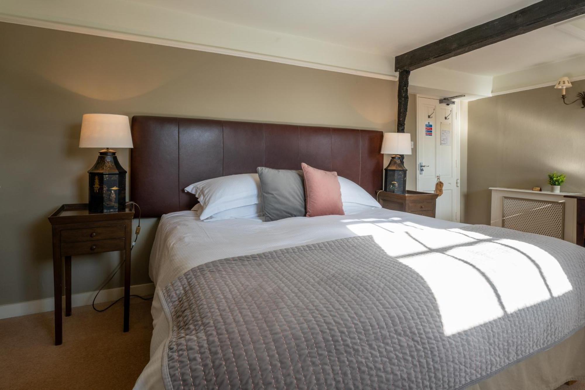 The Royal Oak Inn Chichester Exteriér fotografie
